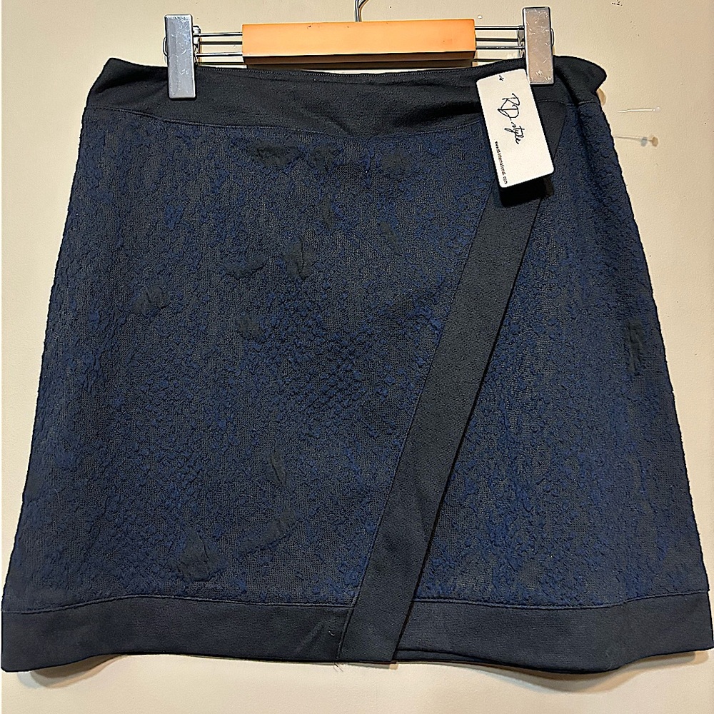 RD STYLE NWT Wrap Skirt